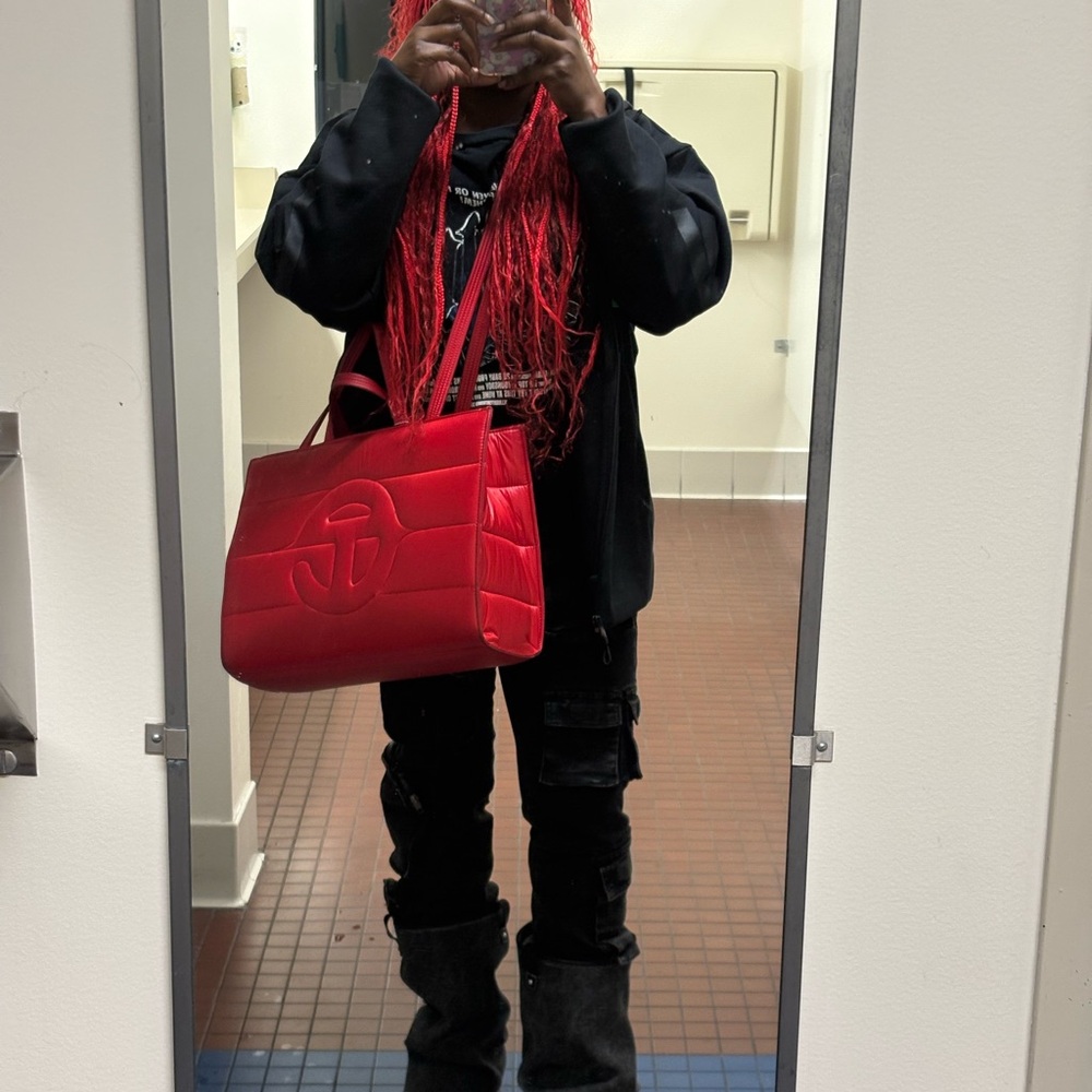 Meet your Posher, Bradesia